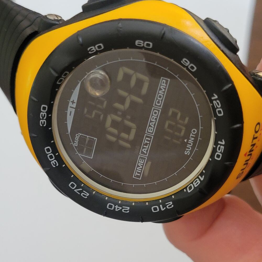 Vintage 90s Suunto Vector Outdoor Watch Classic Yellow Excellent Condition - Picture 5 of 12
